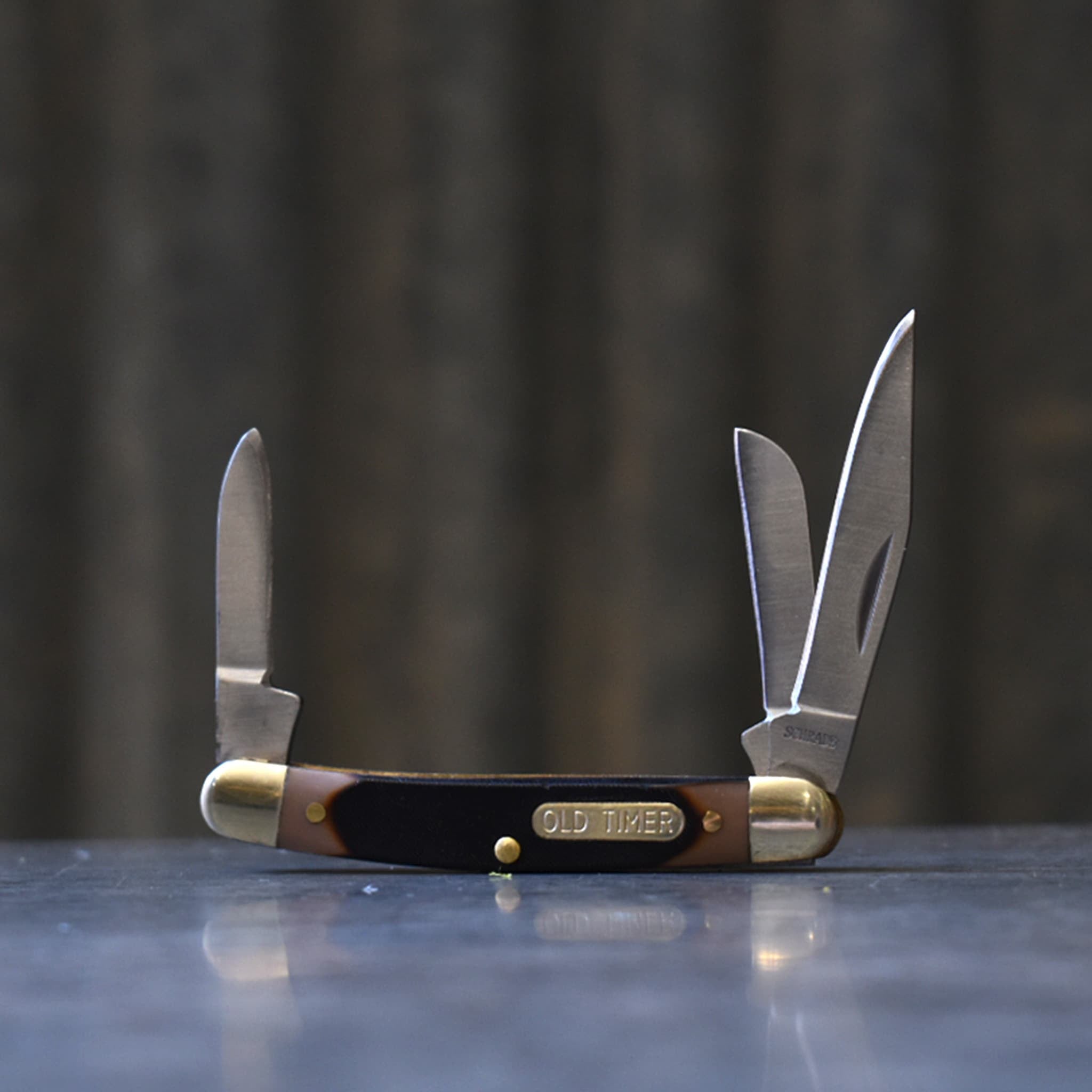 Pocket Knife Old Timer Junior. Showing three open blades.