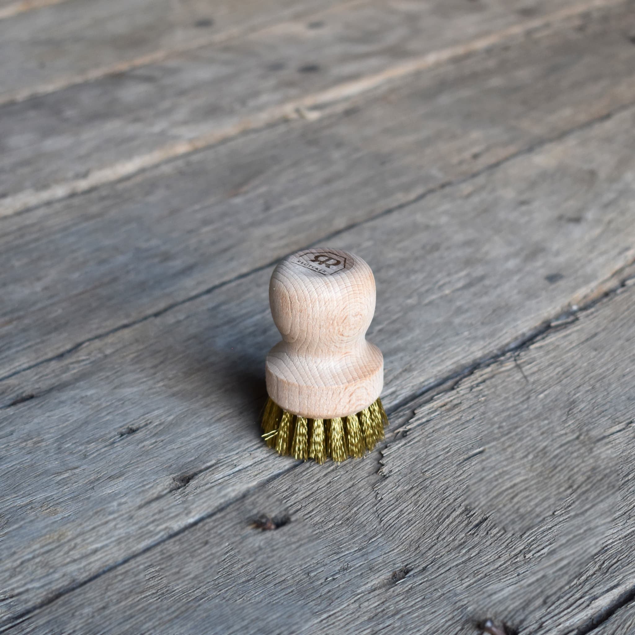 Redecker BBQ and Grill Brush. Beechwood timber handle with brass bristles.