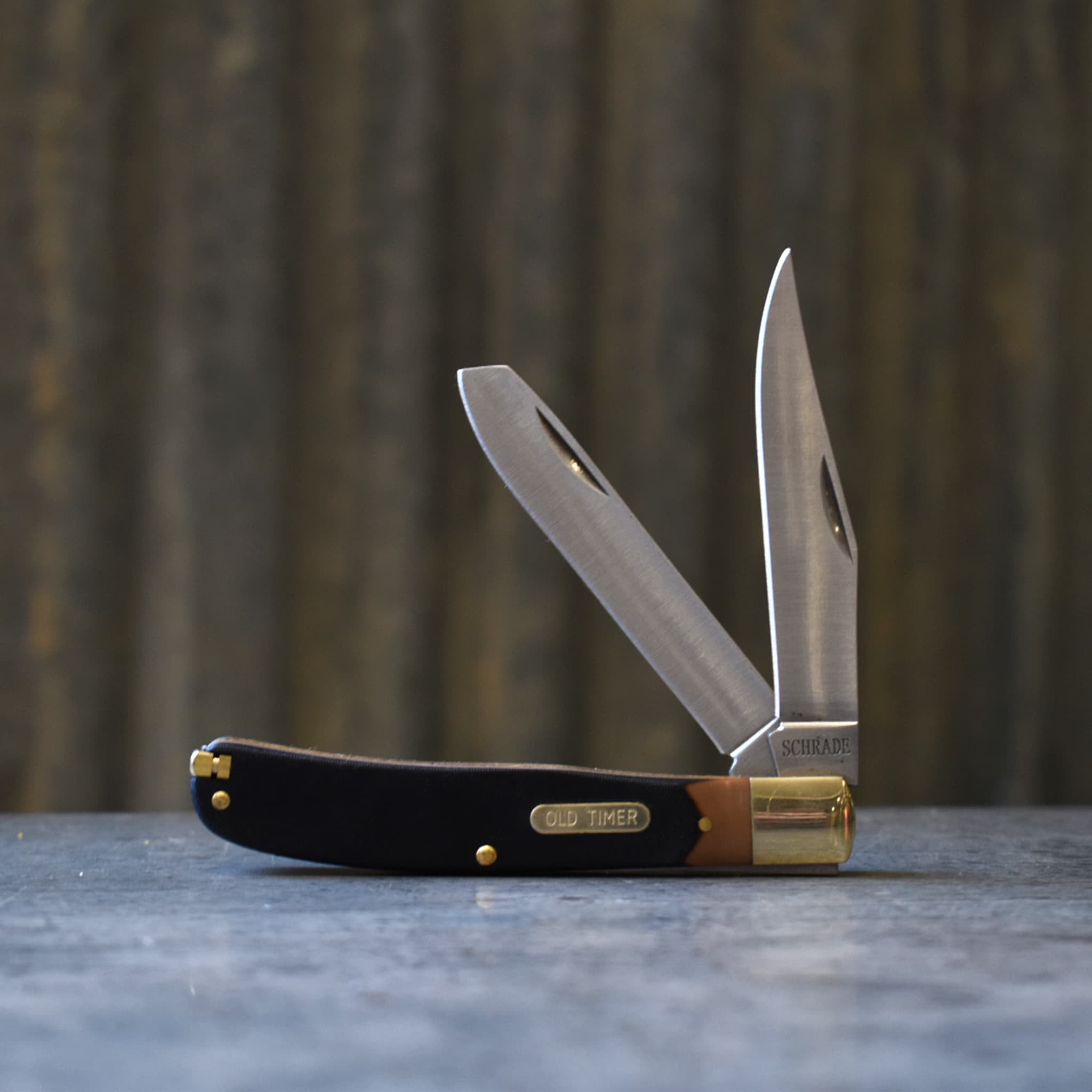 Pocket Knife Old Timer Trapper, two blades open.