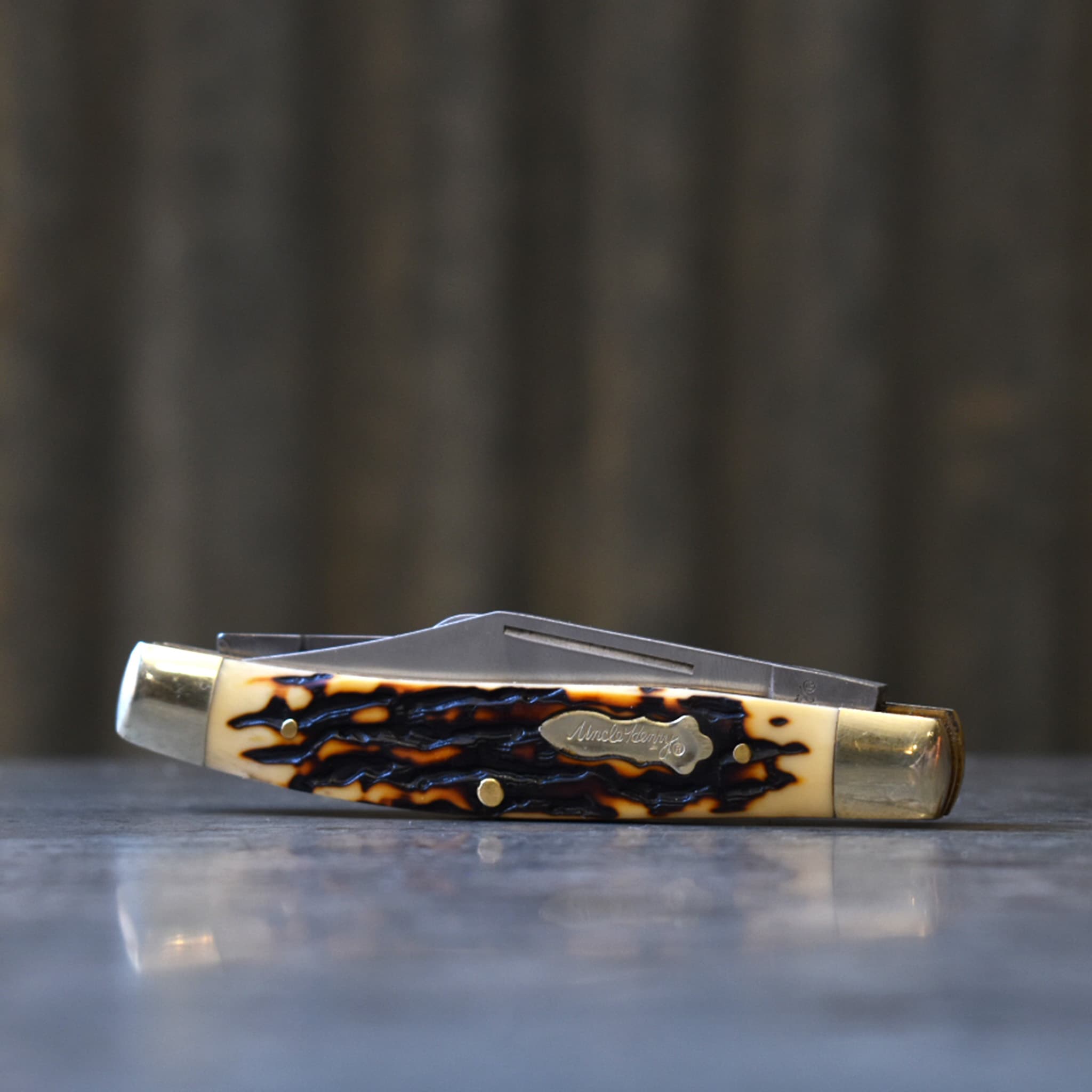 Uncle Henry Pocket Knife with blades closed.